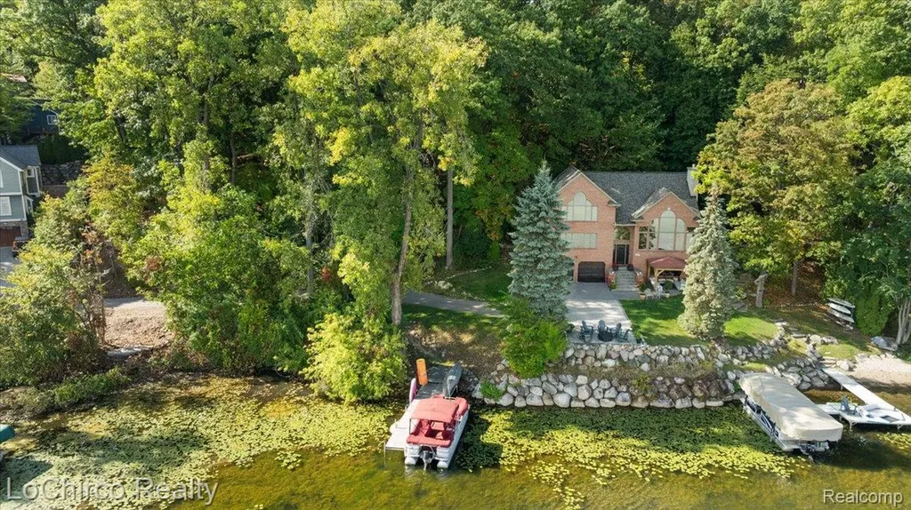 8646 Thendara Boulevard Independence Charter Township MI 48348