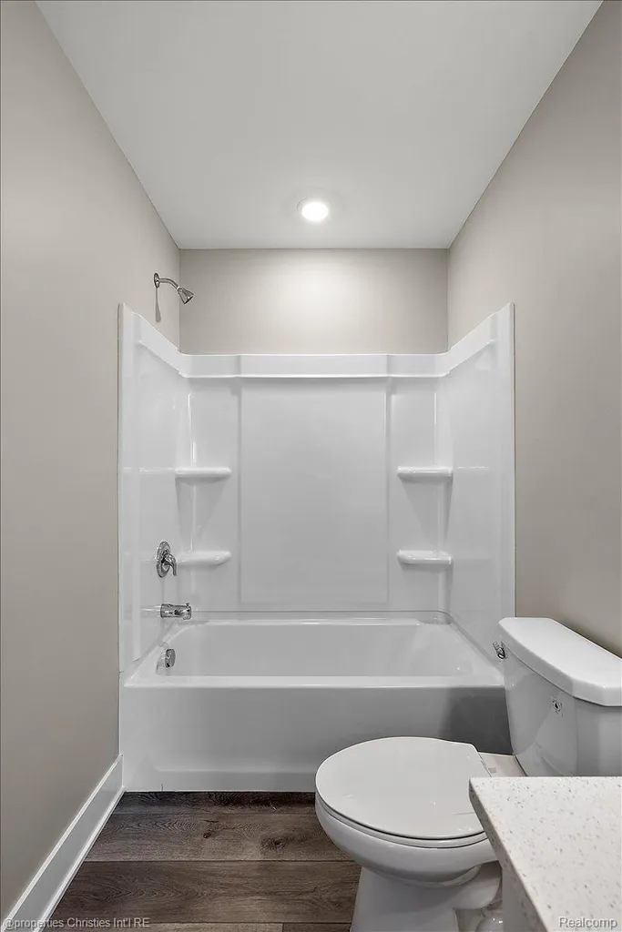 577 W Lake Street South Lyon City MI 48178