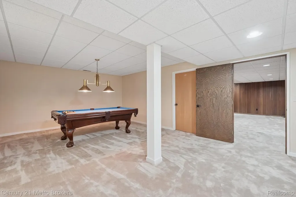 9095 S Saginaw Road Grand Blanc City MI 48439