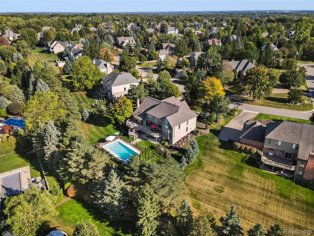 5724 Murfield Drive Rochester City MI 48306