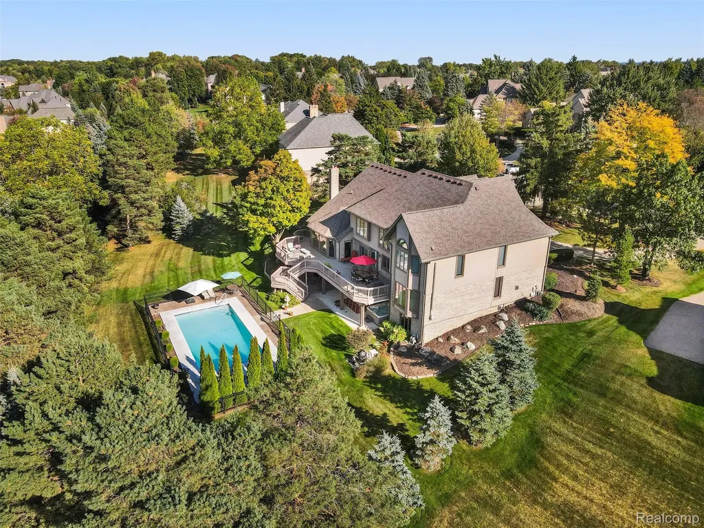 5724 Murfield Drive Rochester City MI 48306