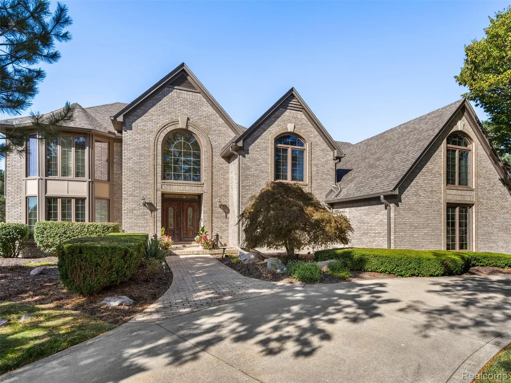 5724 Murfield Drive Rochester City MI 48306
