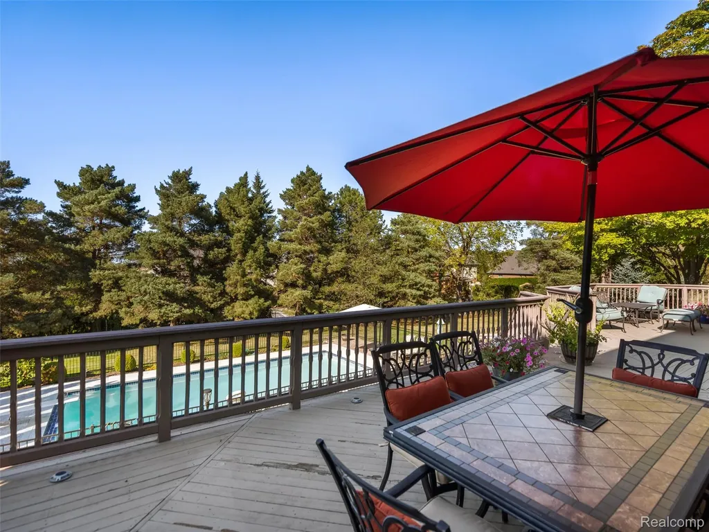 5724 Murfield Drive Rochester City MI 48306