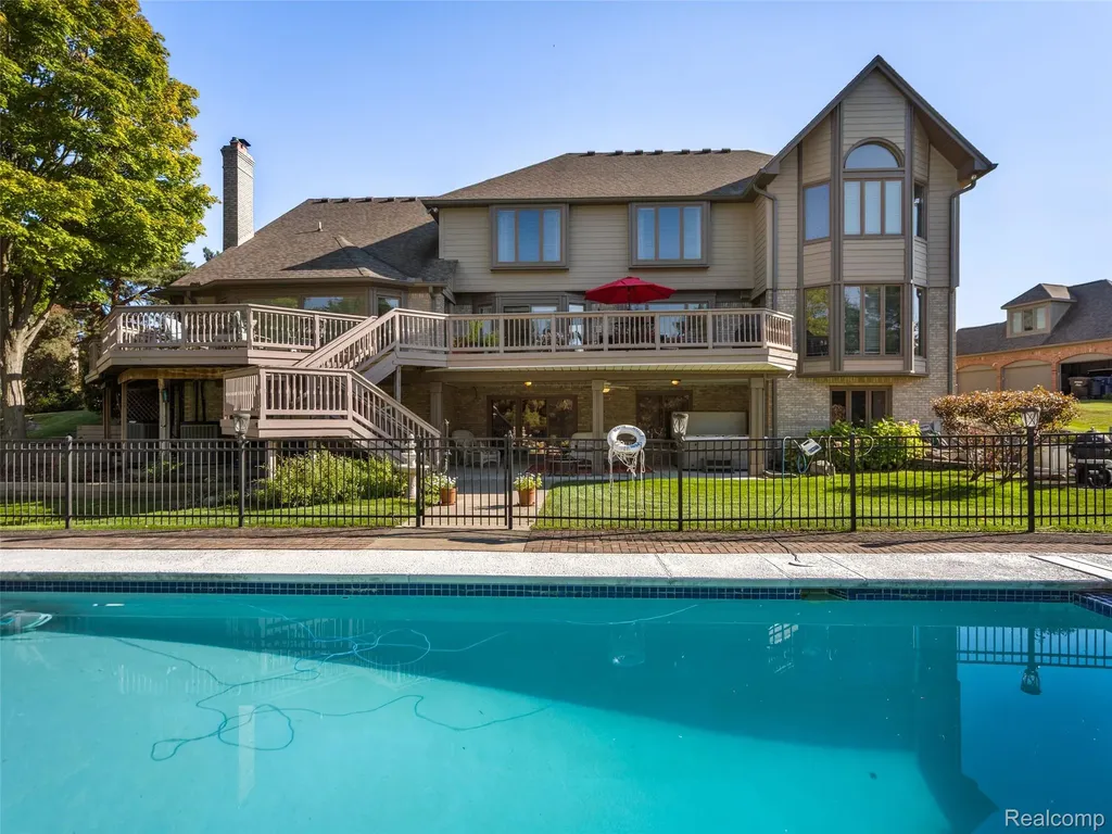 5724 Murfield Drive Rochester City MI 48306