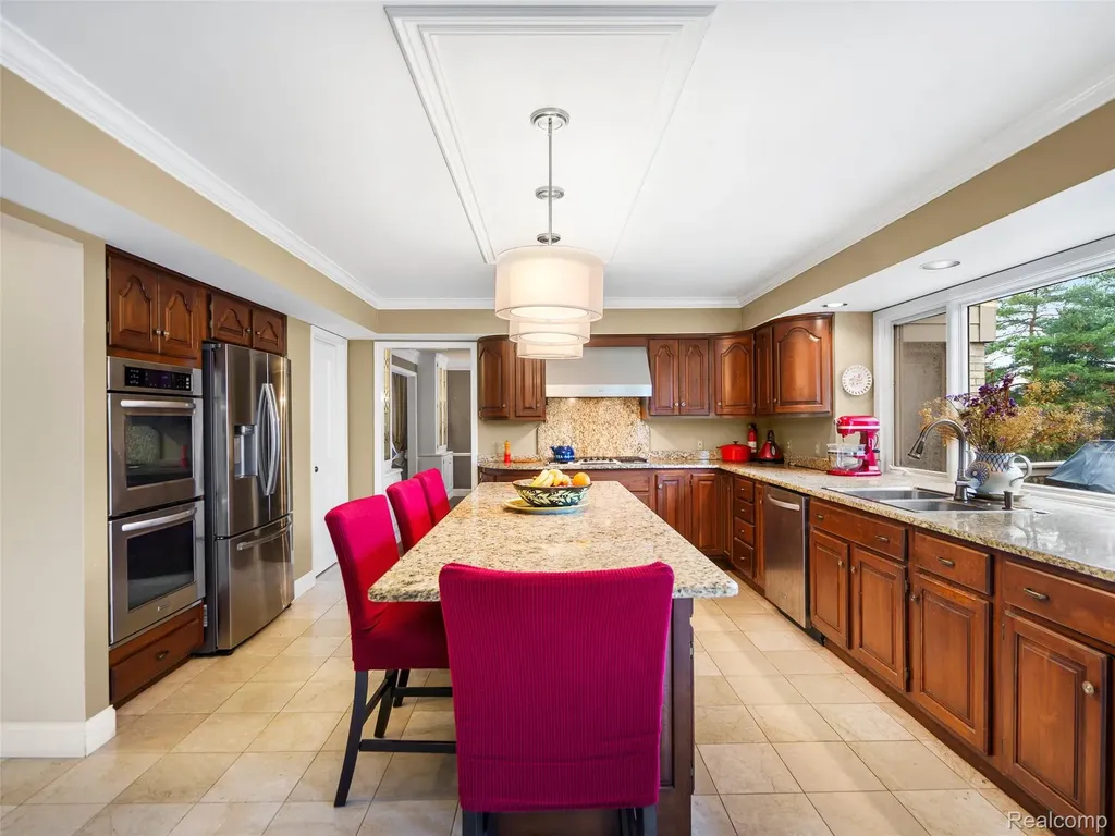 5724 Murfield Drive Rochester City MI 48306