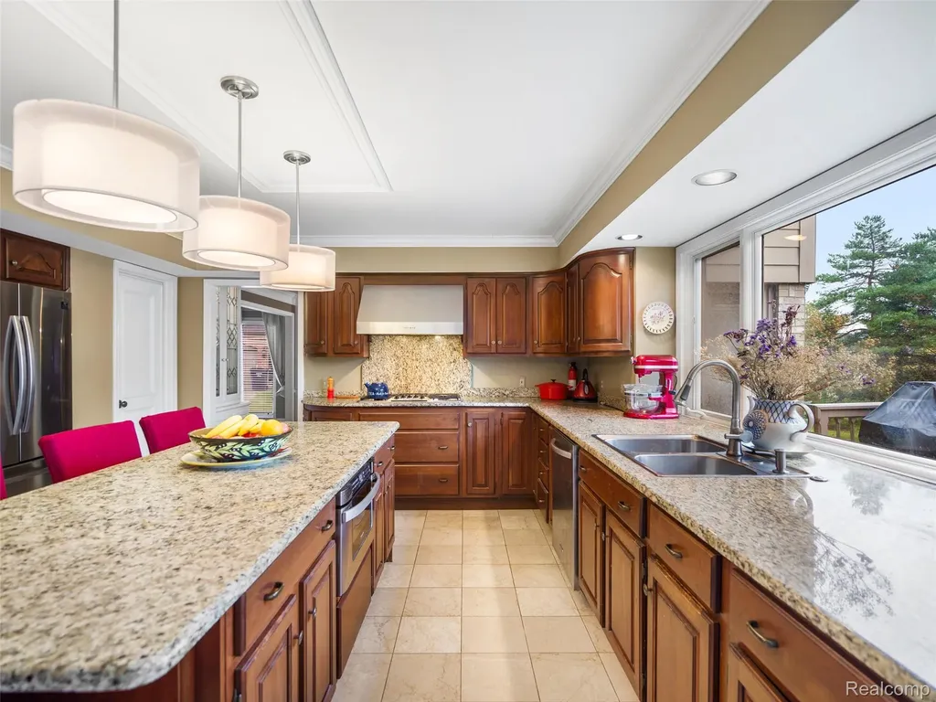 5724 Murfield Drive Rochester City MI 48306