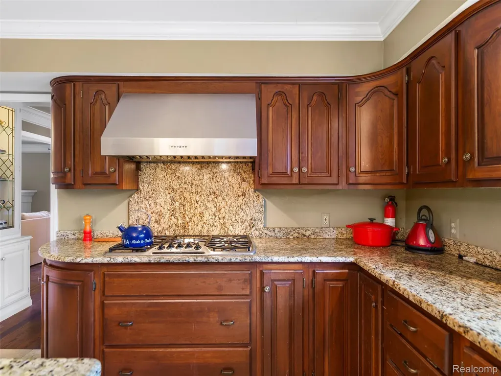 5724 Murfield Drive Rochester City MI 48306