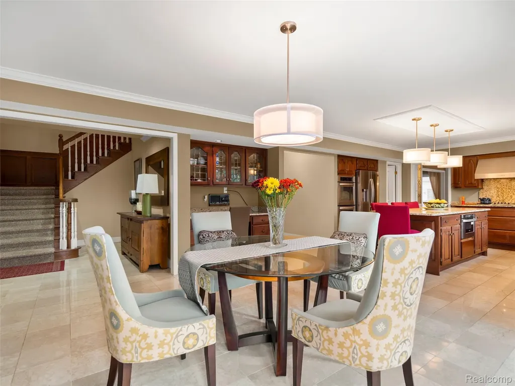 5724 Murfield Drive Rochester City MI 48306