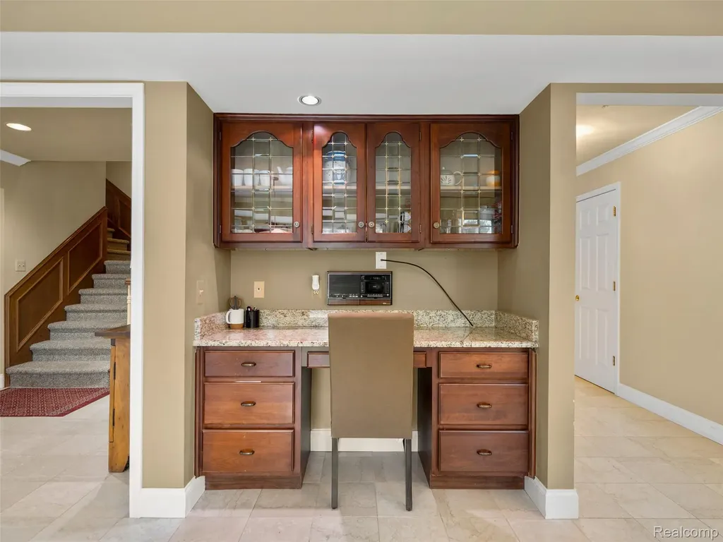 5724 Murfield Drive Rochester City MI 48306