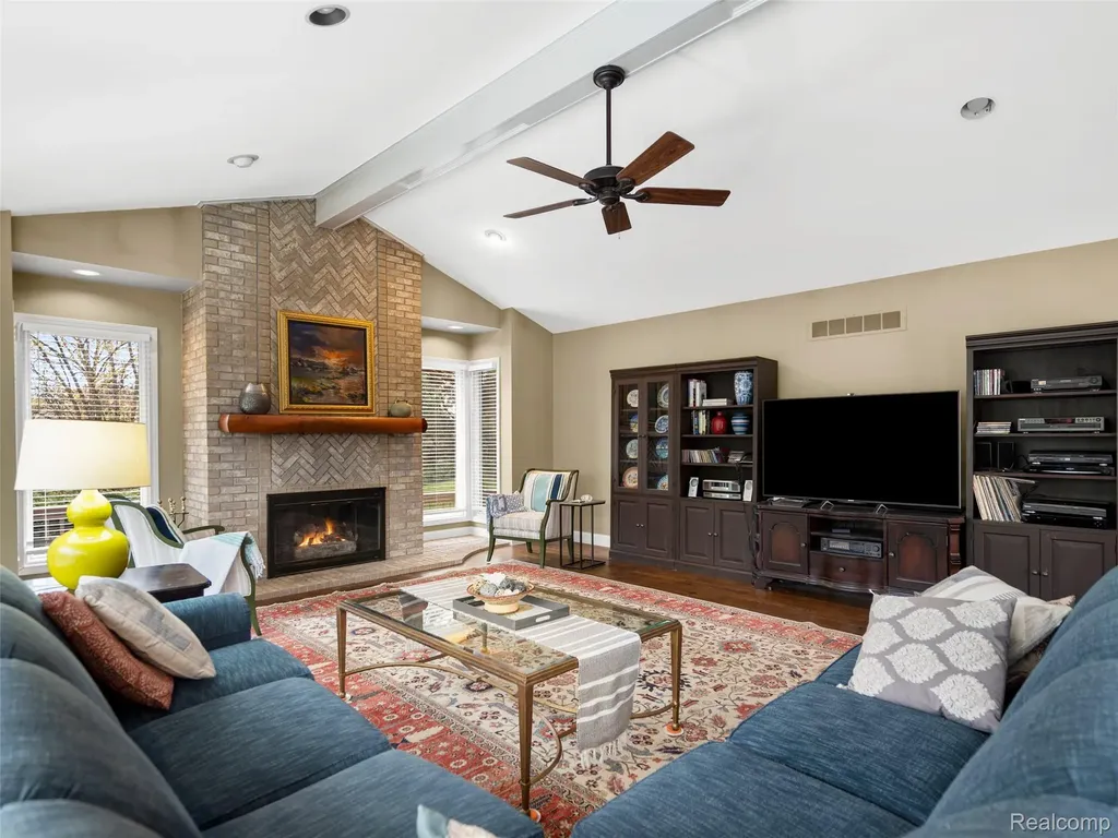 5724 Murfield Drive Rochester City MI 48306
