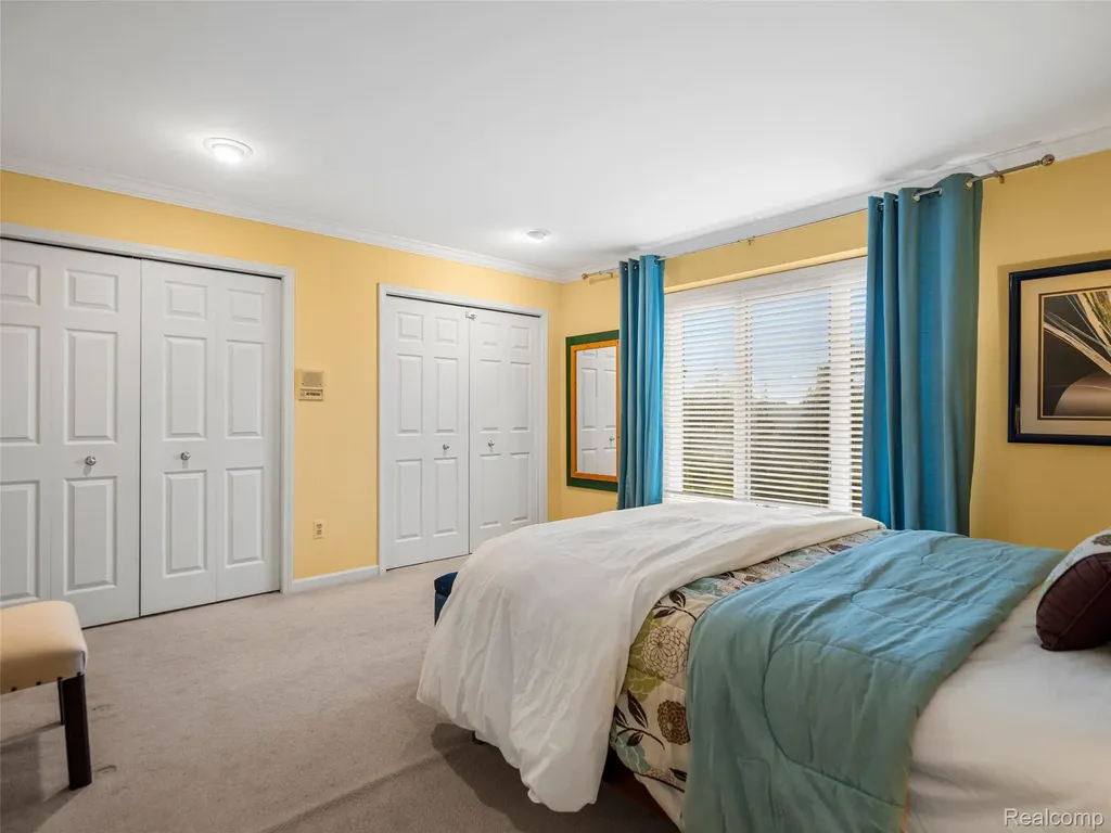 5724 Murfield Drive Rochester City MI 48306