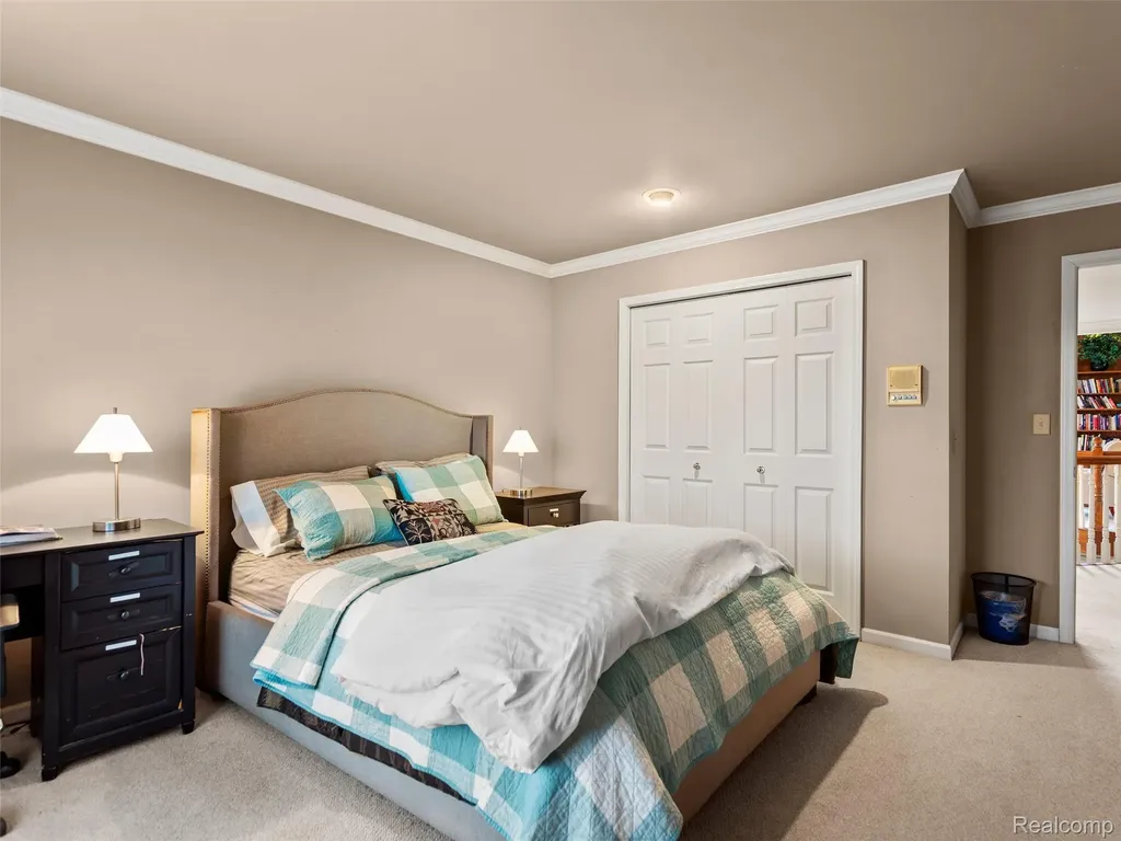 5724 Murfield Drive Rochester City MI 48306