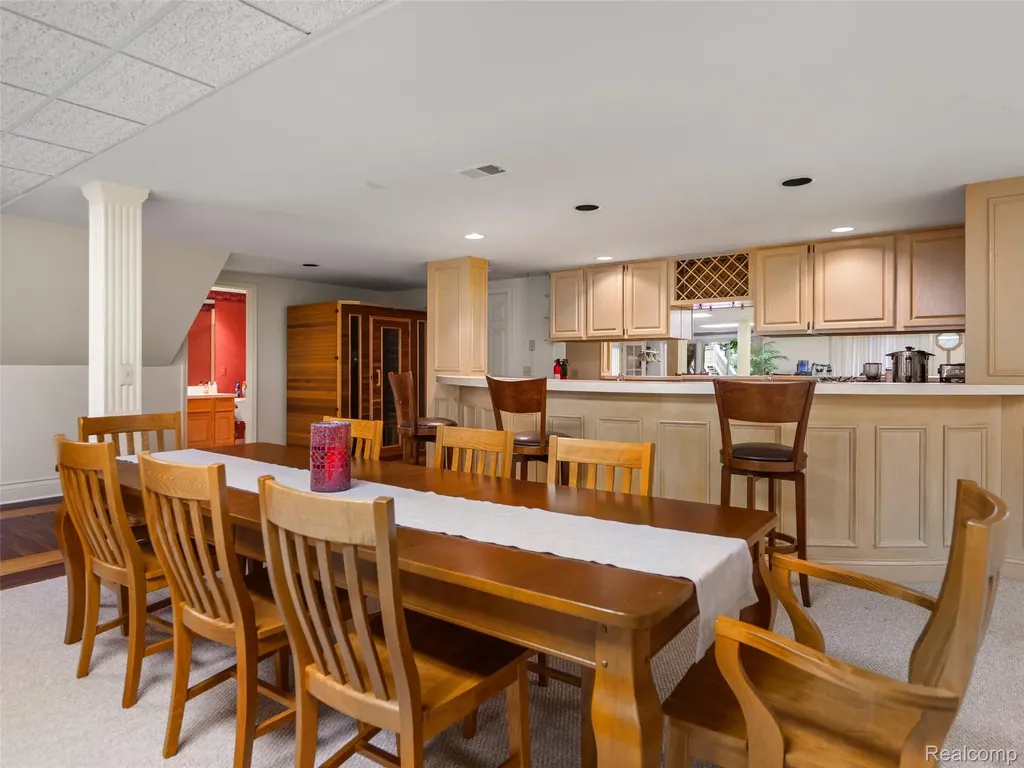 5724 Murfield Drive Rochester City MI 48306