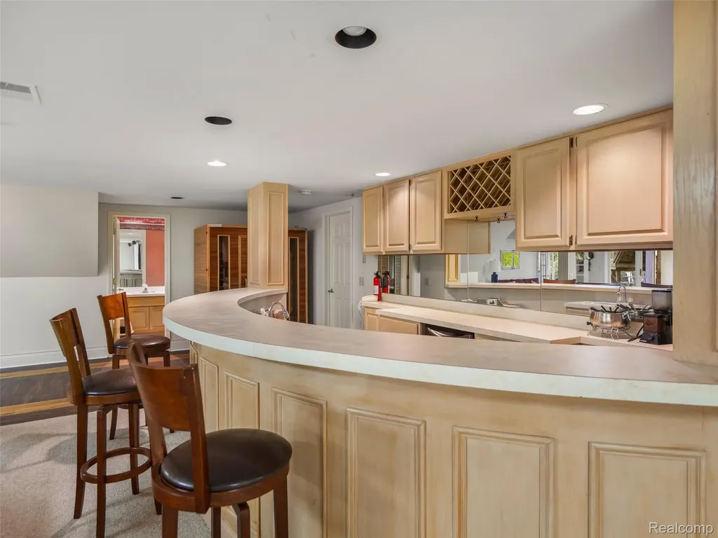 5724 Murfield Drive Rochester City MI 48306