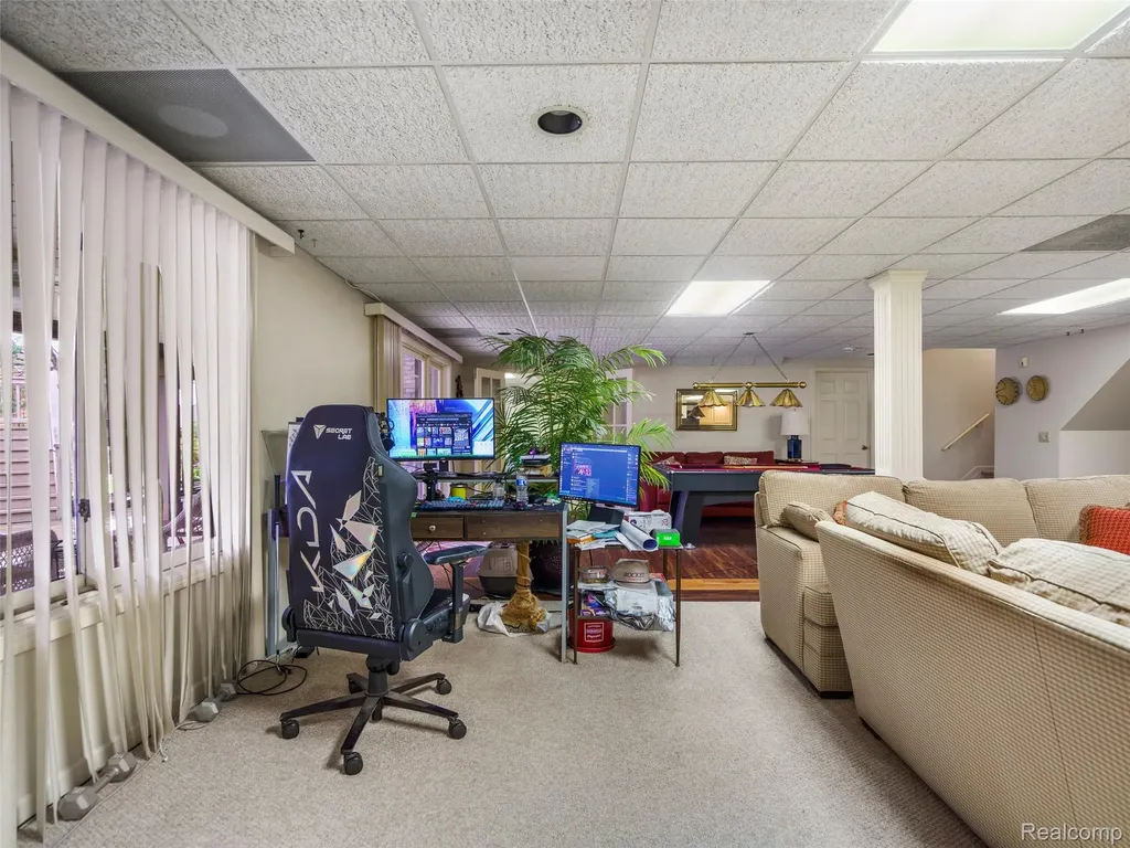 5724 Murfield Drive Rochester City MI 48306