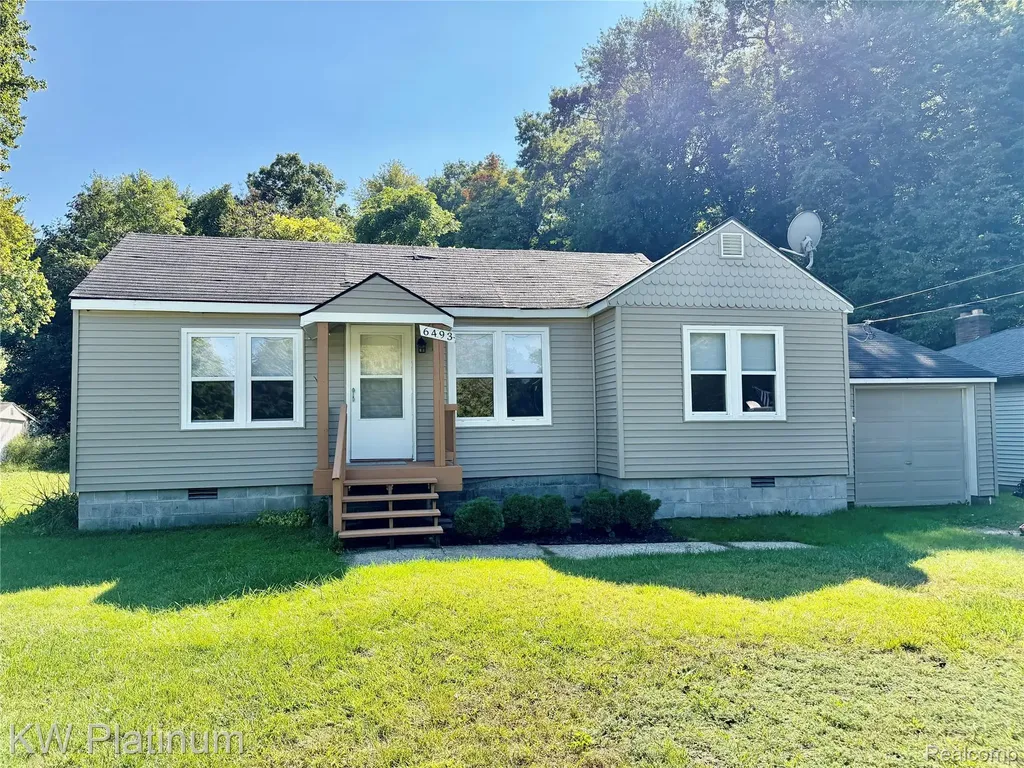6493 Benoit Road Clay Township MI 48001