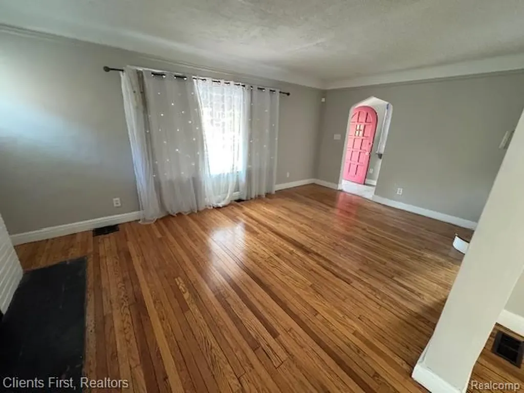18467 Santa Rosa Drive Detroit City MI 48221