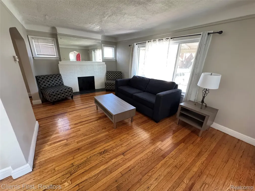 18467 Santa Rosa Drive Detroit City MI 48221