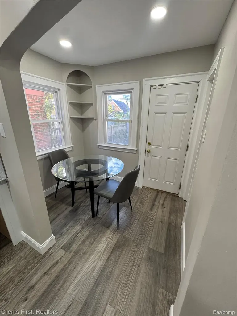 18467 Santa Rosa Drive Detroit City MI 48221