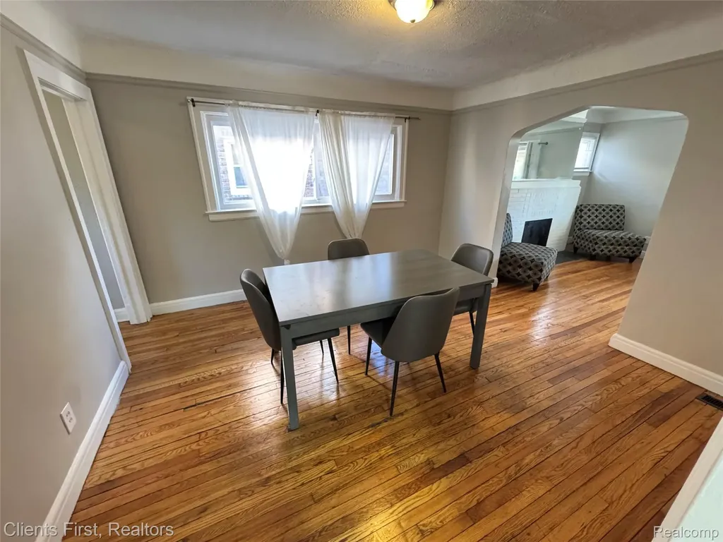 18467 Santa Rosa Drive Detroit City MI 48221