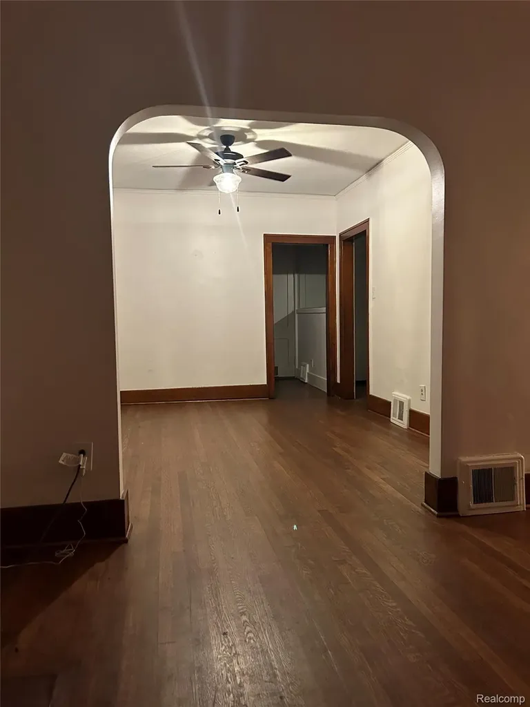1465 Maryland Street Grosse Pointe Park City MI 48230
