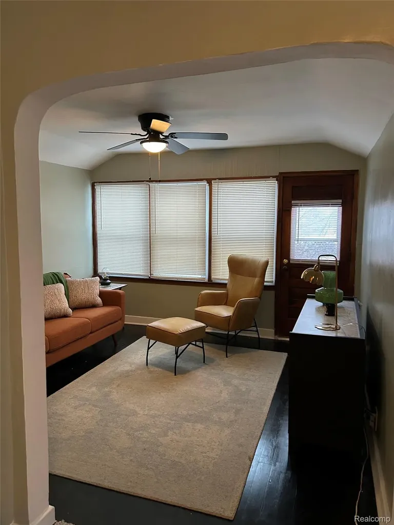 1465 Maryland Street Grosse Pointe Park City MI 48230