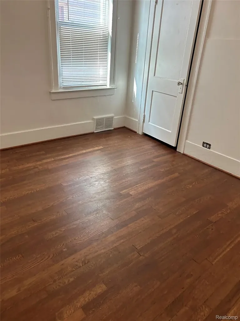 1465 Maryland Street Grosse Pointe Park City MI 48230