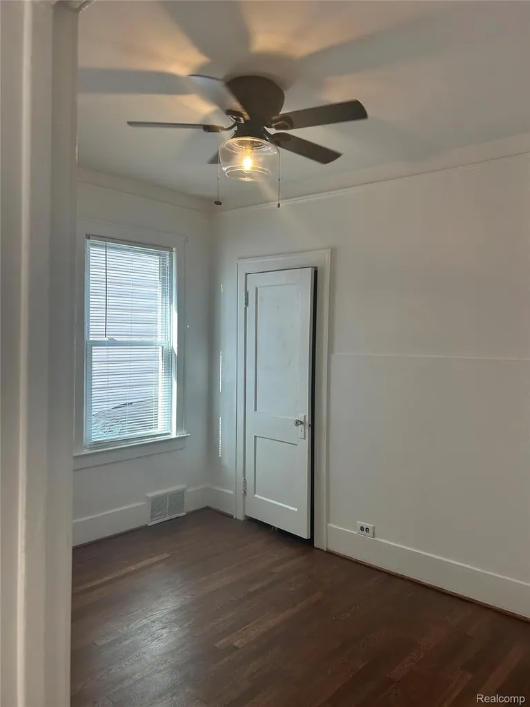 1465 Maryland Street Grosse Pointe Park City MI 48230