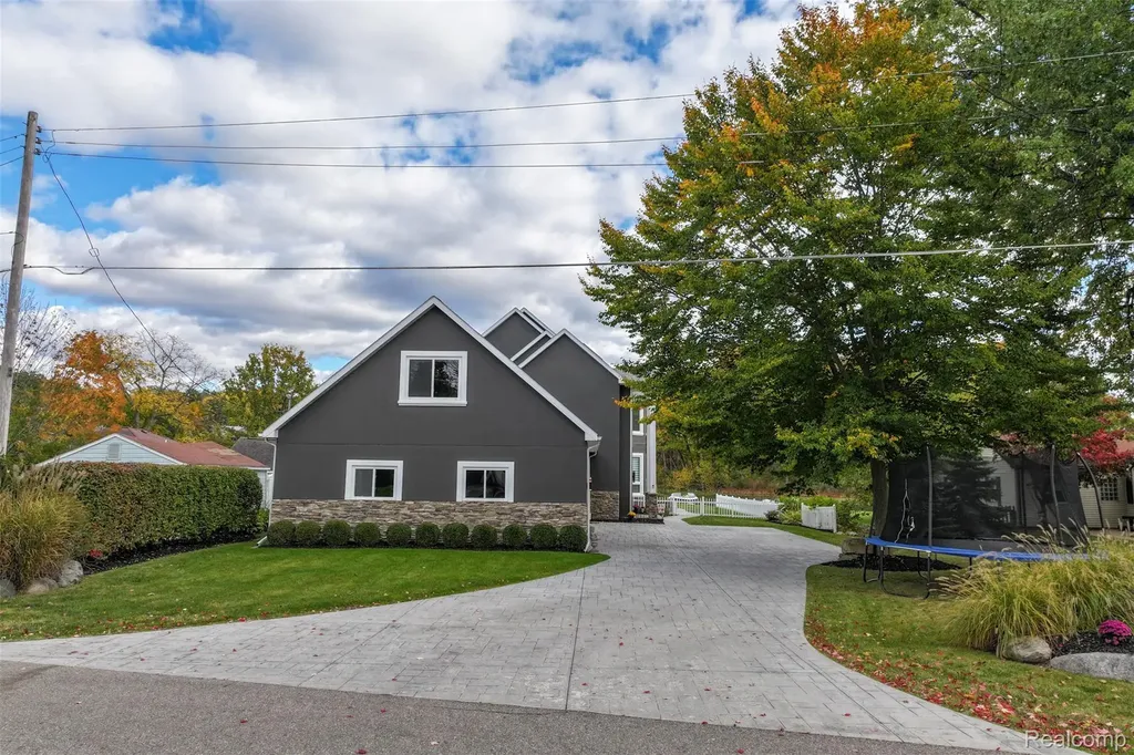 16083 Whitehead Drive Linden City MI 48451