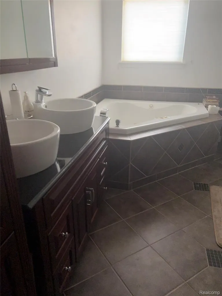 1329 Arrowwood Lane Grand Blanc Charter Township MI 48439
