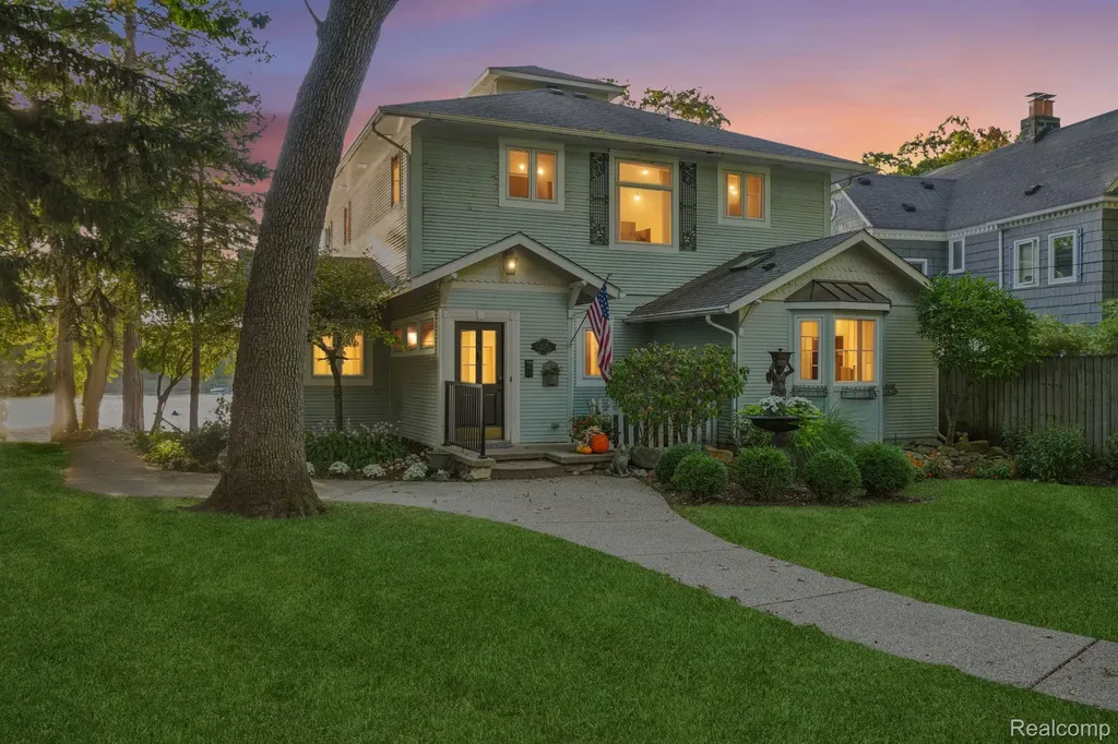 4123 Windiate Park Drive Waterford Charter Township MI 48329