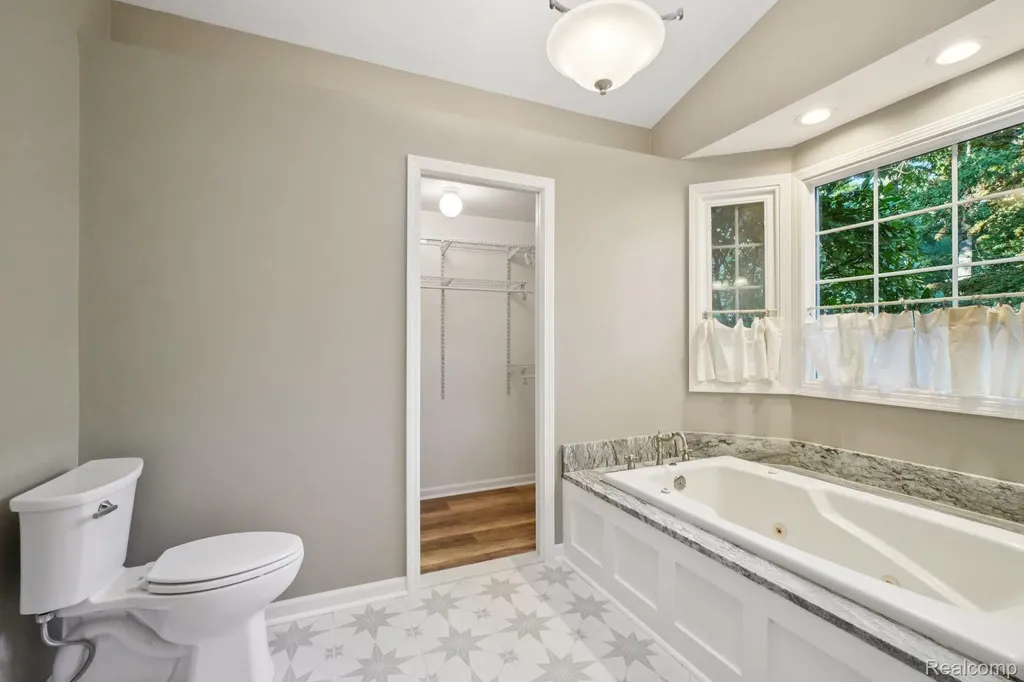 4123 Windiate Park Drive Waterford Charter Township MI 48329