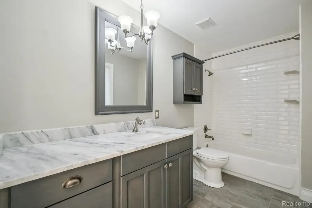 4123 Windiate Park Drive Waterford Charter Township MI 48329
