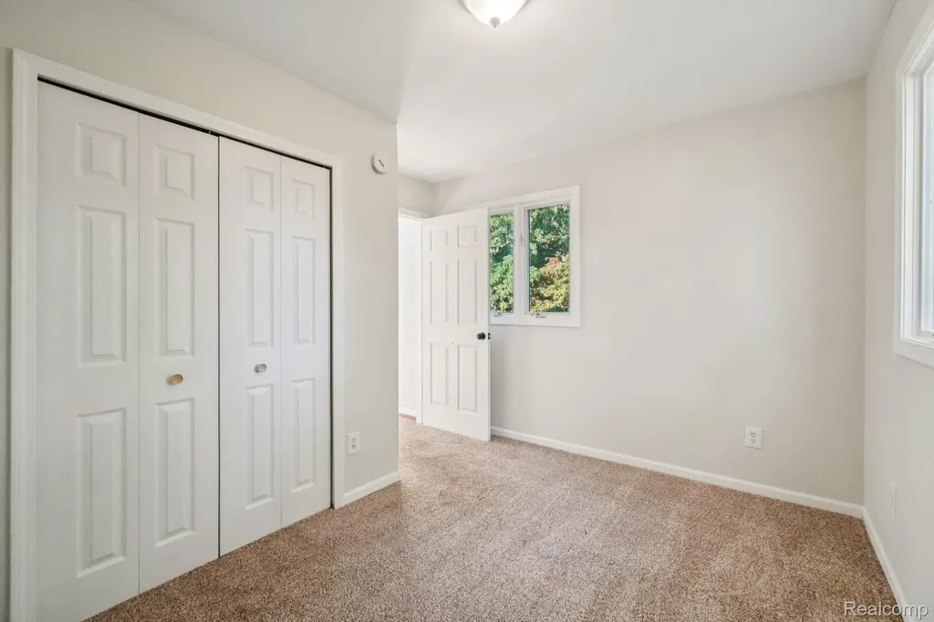 4123 Windiate Park Drive Waterford Charter Township MI 48329