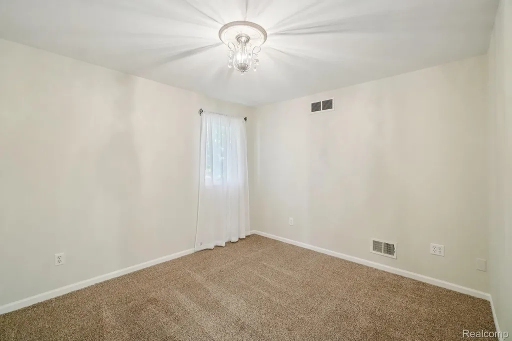 4123 Windiate Park Drive Waterford Charter Township MI 48329