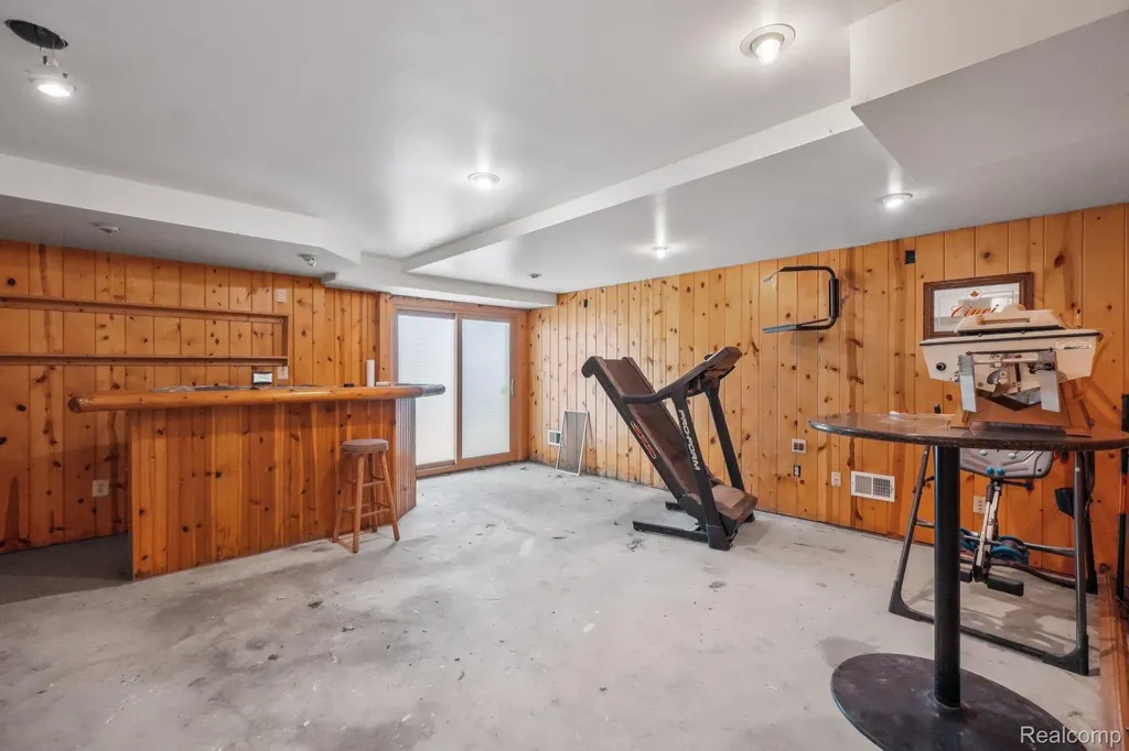 4123 Windiate Park Drive Waterford Charter Township MI 48329