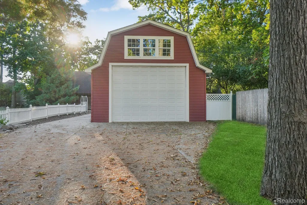 4123 Windiate Park Drive Waterford Charter Township MI 48329