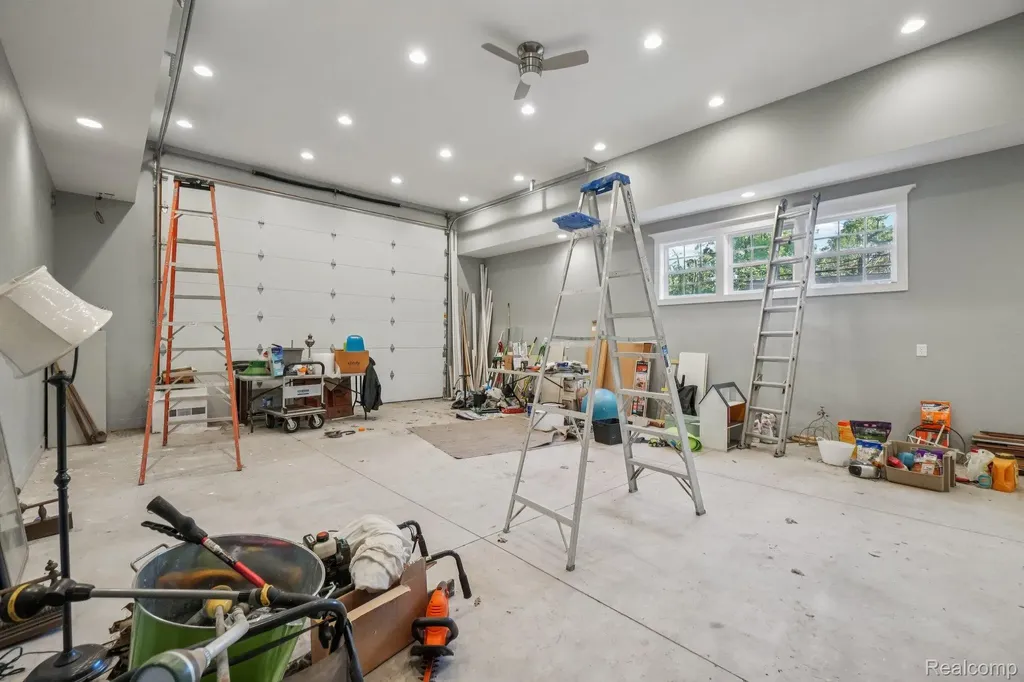 4123 Windiate Park Drive Waterford Charter Township MI 48329