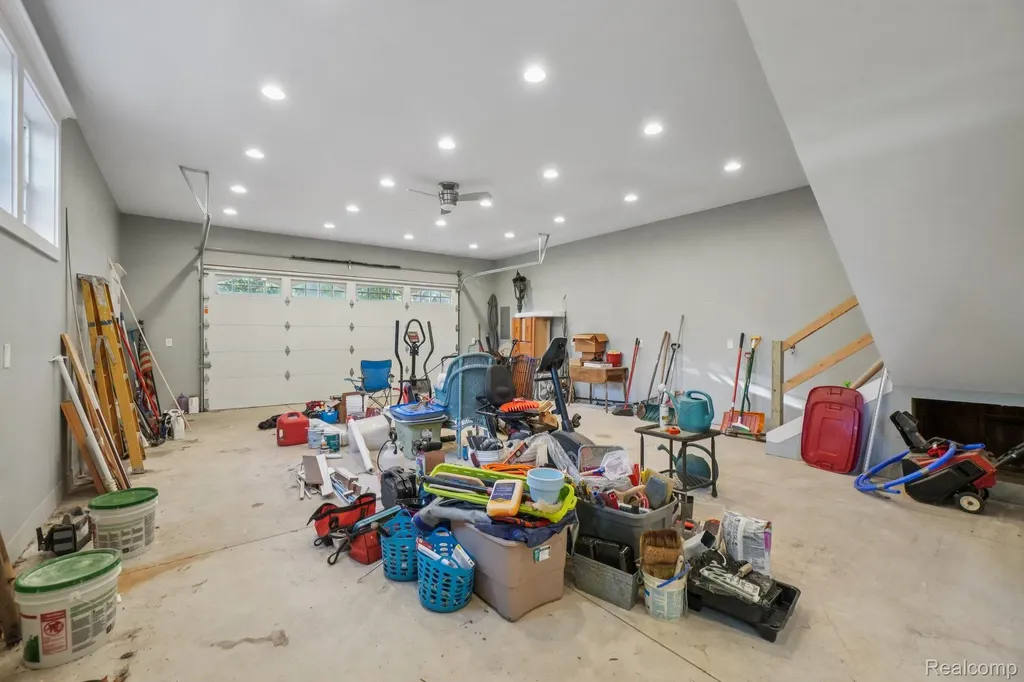4123 Windiate Park Drive Waterford Charter Township MI 48329
