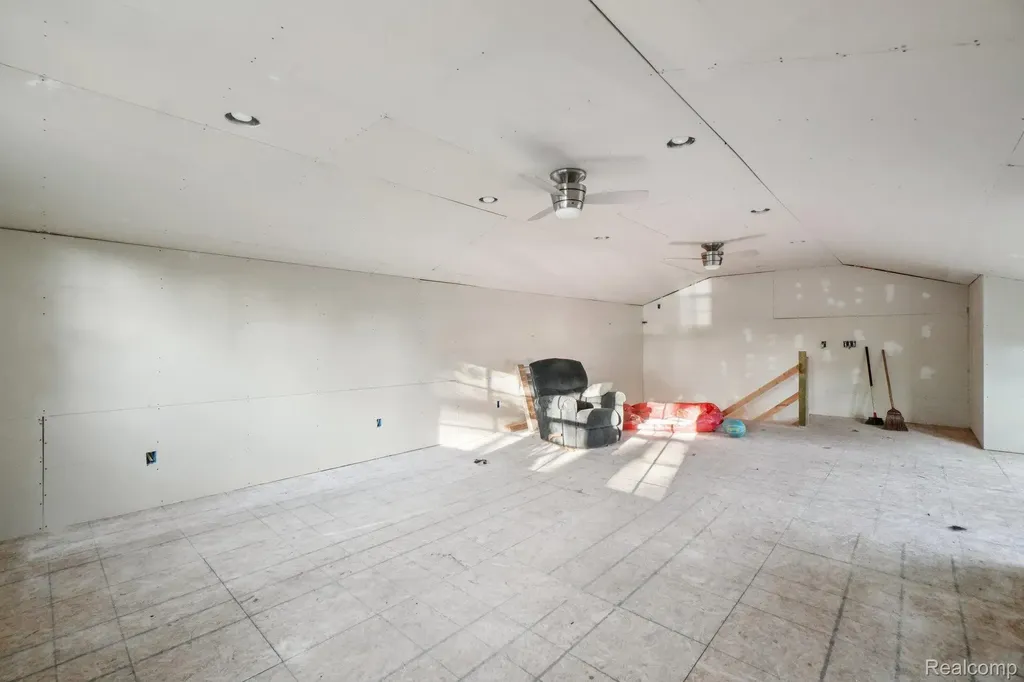 4123 Windiate Park Drive Waterford Charter Township MI 48329