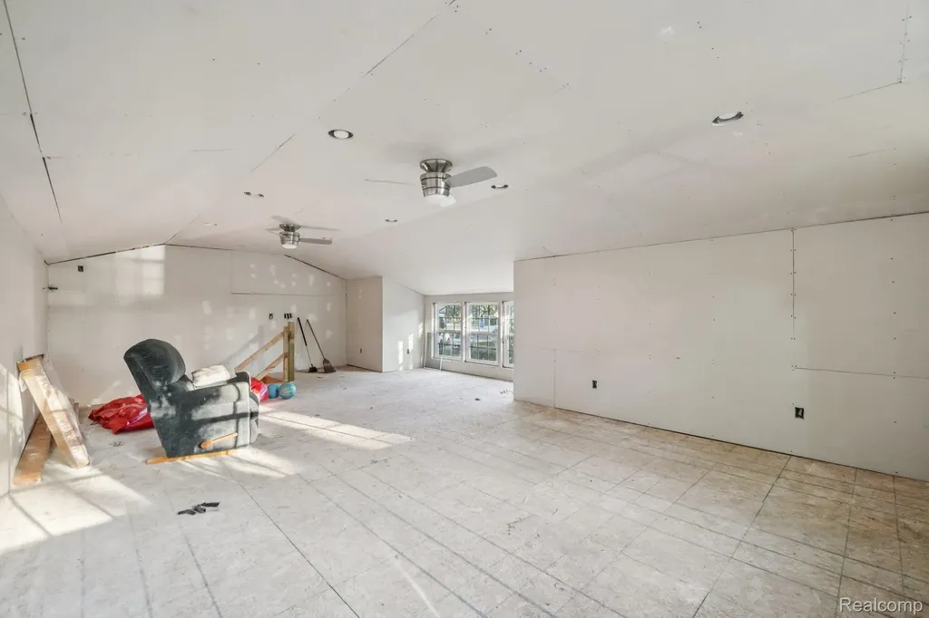 4123 Windiate Park Drive Waterford Charter Township MI 48329