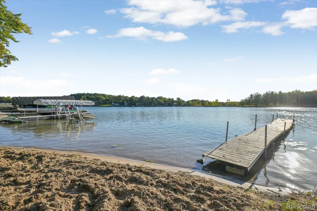 4123 Windiate Park Drive Waterford Charter Township MI 48329