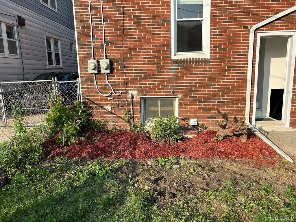 1465 Maryland Street Grosse Pointe Park City MI 48230