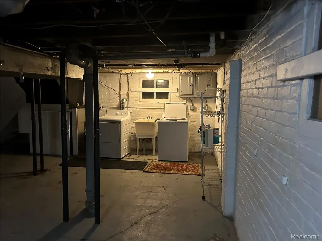 1465 Maryland Street Grosse Pointe Park City MI 48230