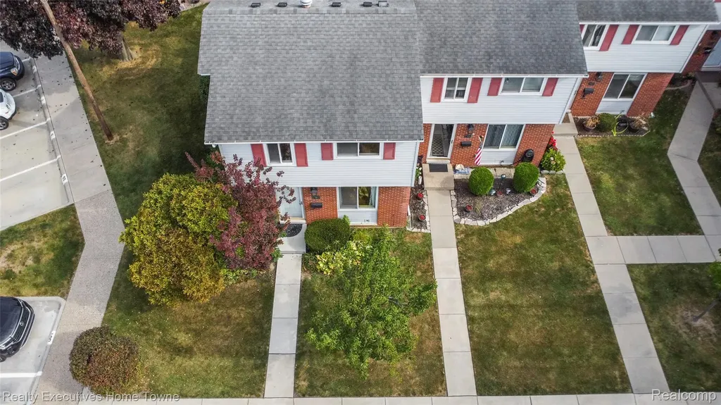 27962 Eastwick Square Roseville City MI 48066