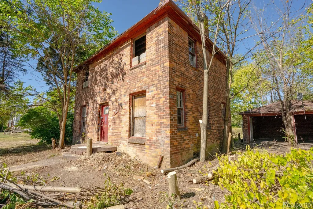 300 W Nevada Street Highland Park City MI 48203