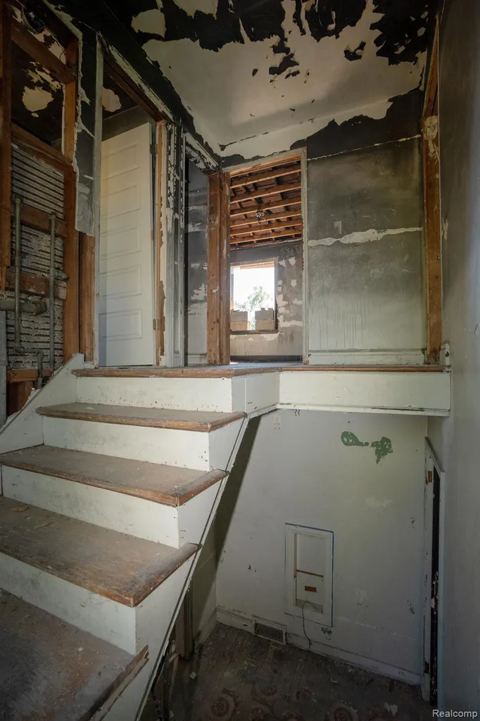 300 W Nevada Street Highland Park City MI 48203