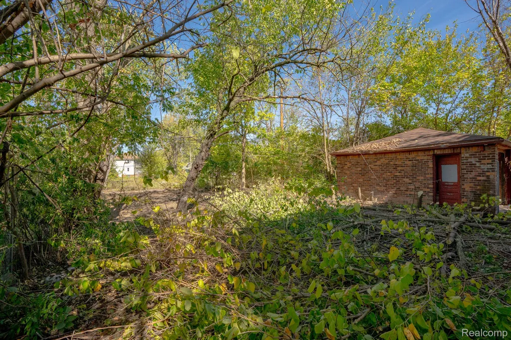 300 W Nevada Street Highland Park City MI 48203
