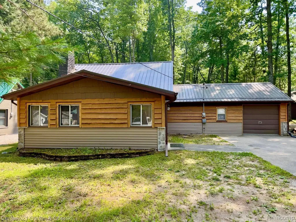 111 Petoskey Drive Roscommon Village MI 48653