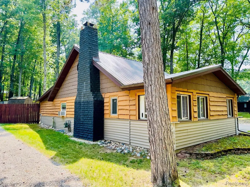111 Petoskey Drive Roscommon Village MI 48653